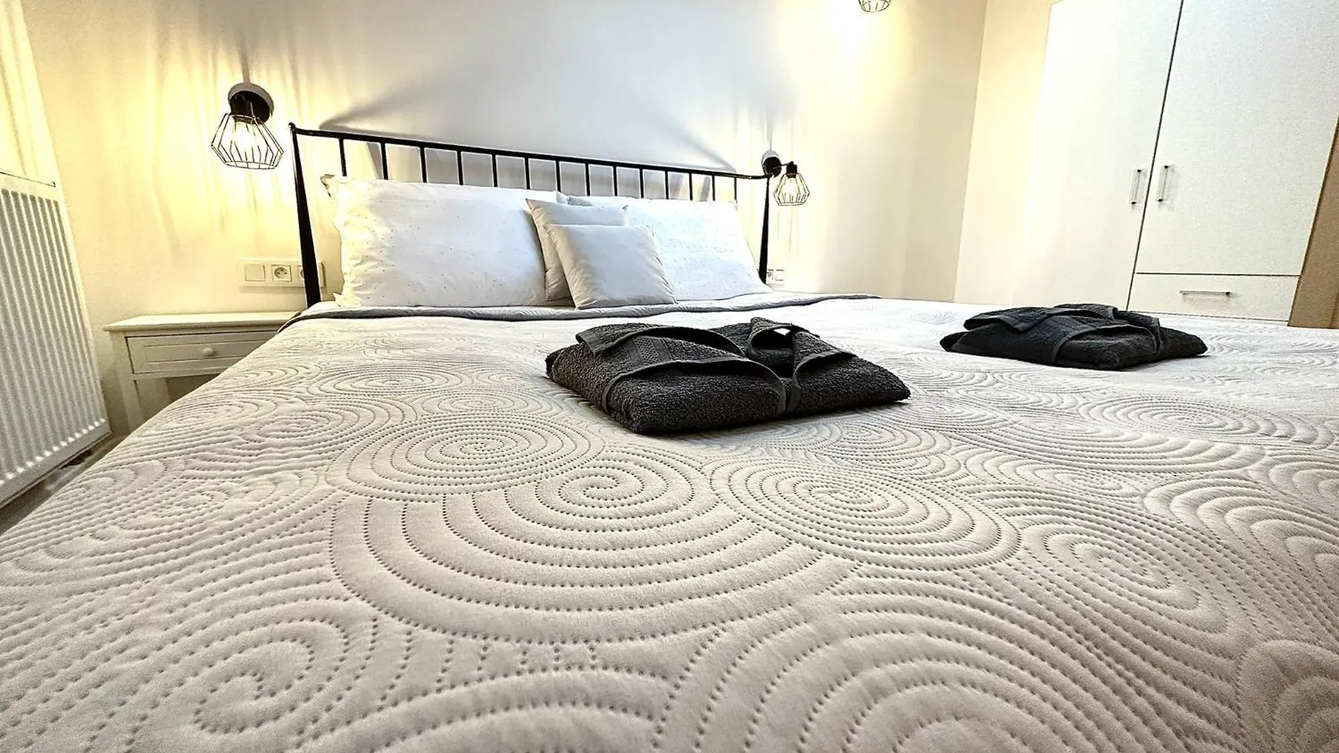 Cozy Old-Town Apartments At Kazimierz +Ac, Kitchen And Netflix Cracovia 0*,